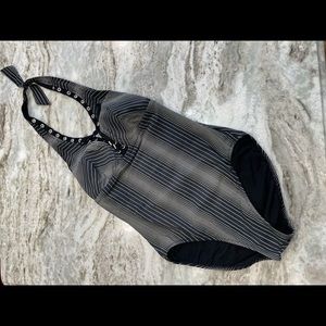 Women’s Gottex size 8 swimsuit